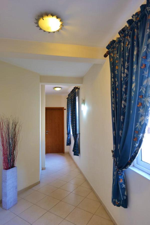 Veli 3* Sarande