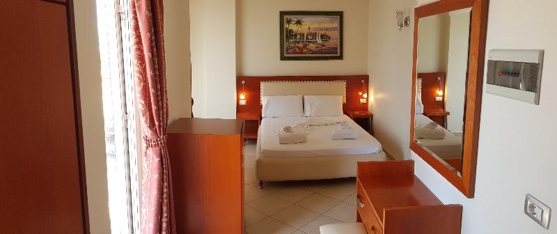 Veli Hotel 3*